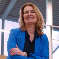 Pasfoto Alice Bakker